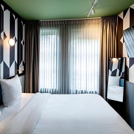 Tourist Inn Hotel Amszterdam Kültér fotó