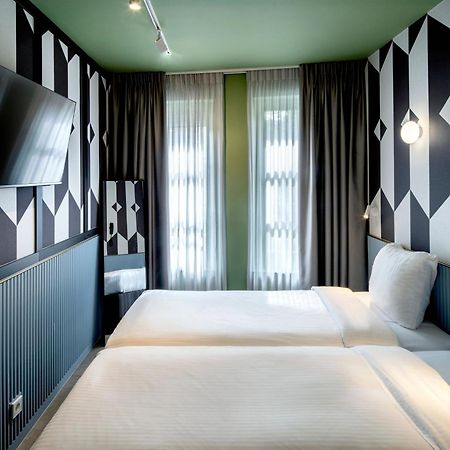Tourist Inn Hotel Amszterdam Kültér fotó