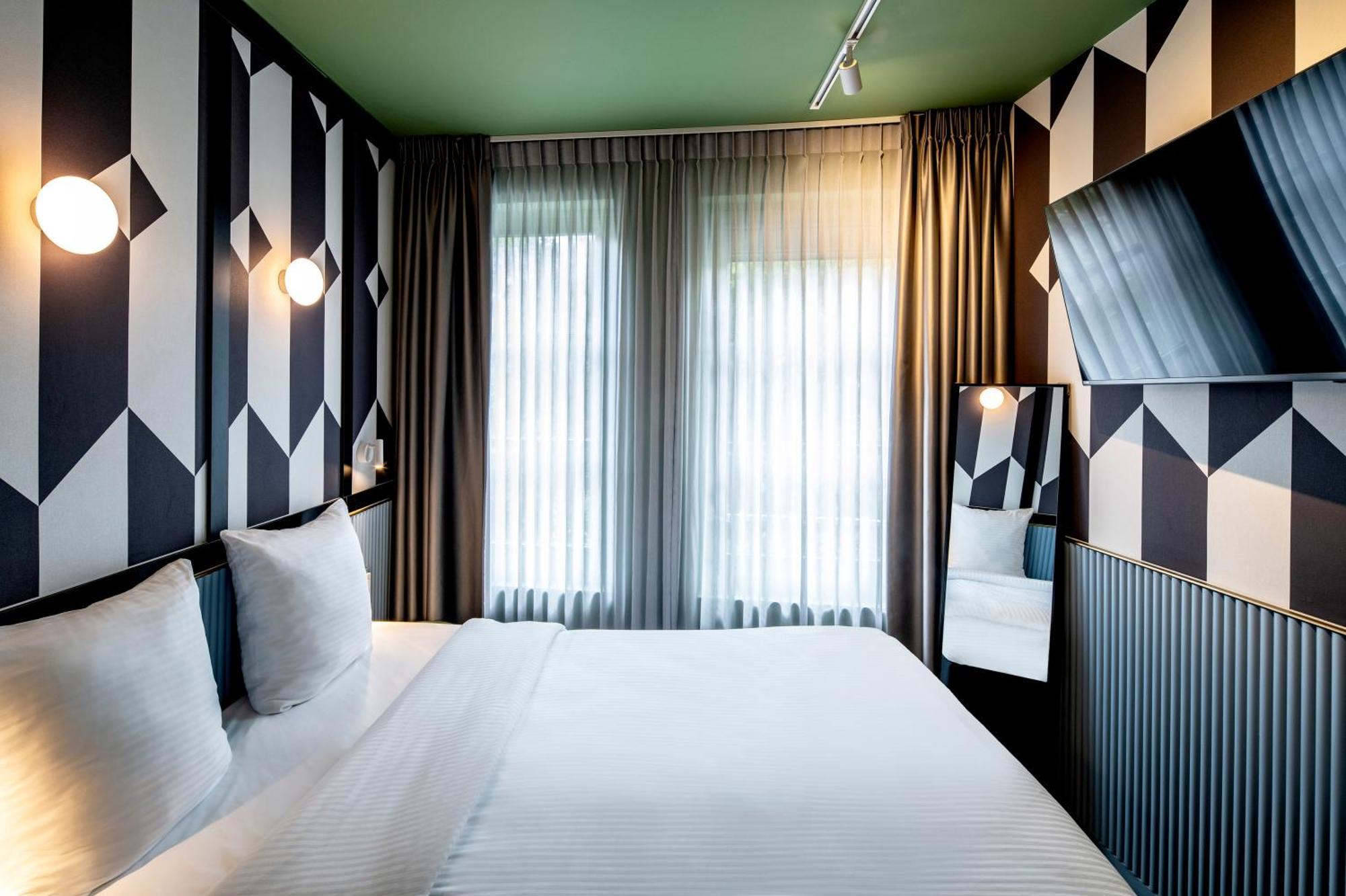 Tourist Inn Hotel Amszterdam Kültér fotó