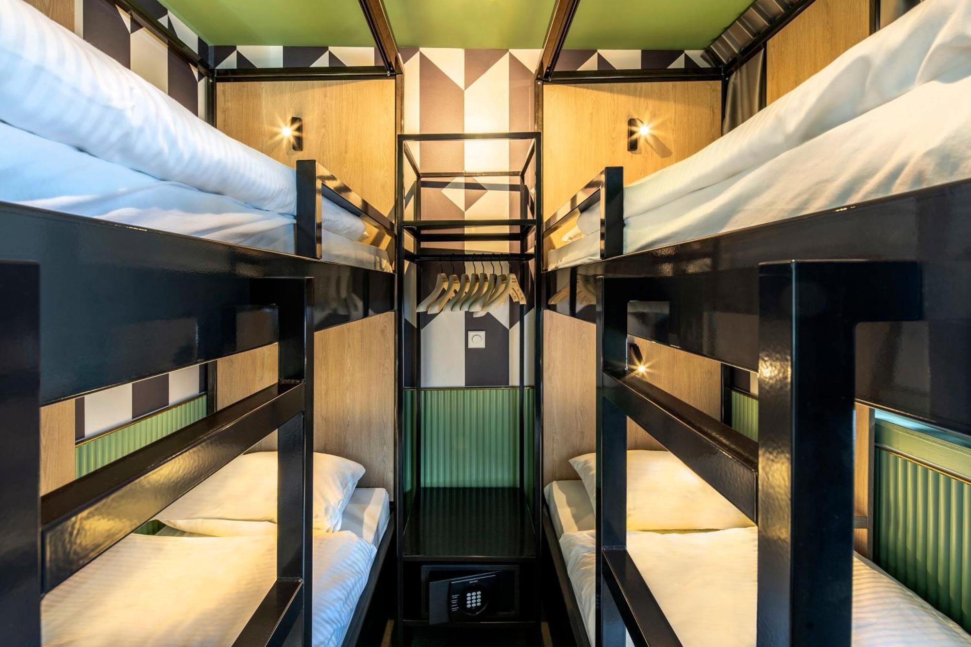 Tourist Inn Hotel Amszterdam Kültér fotó