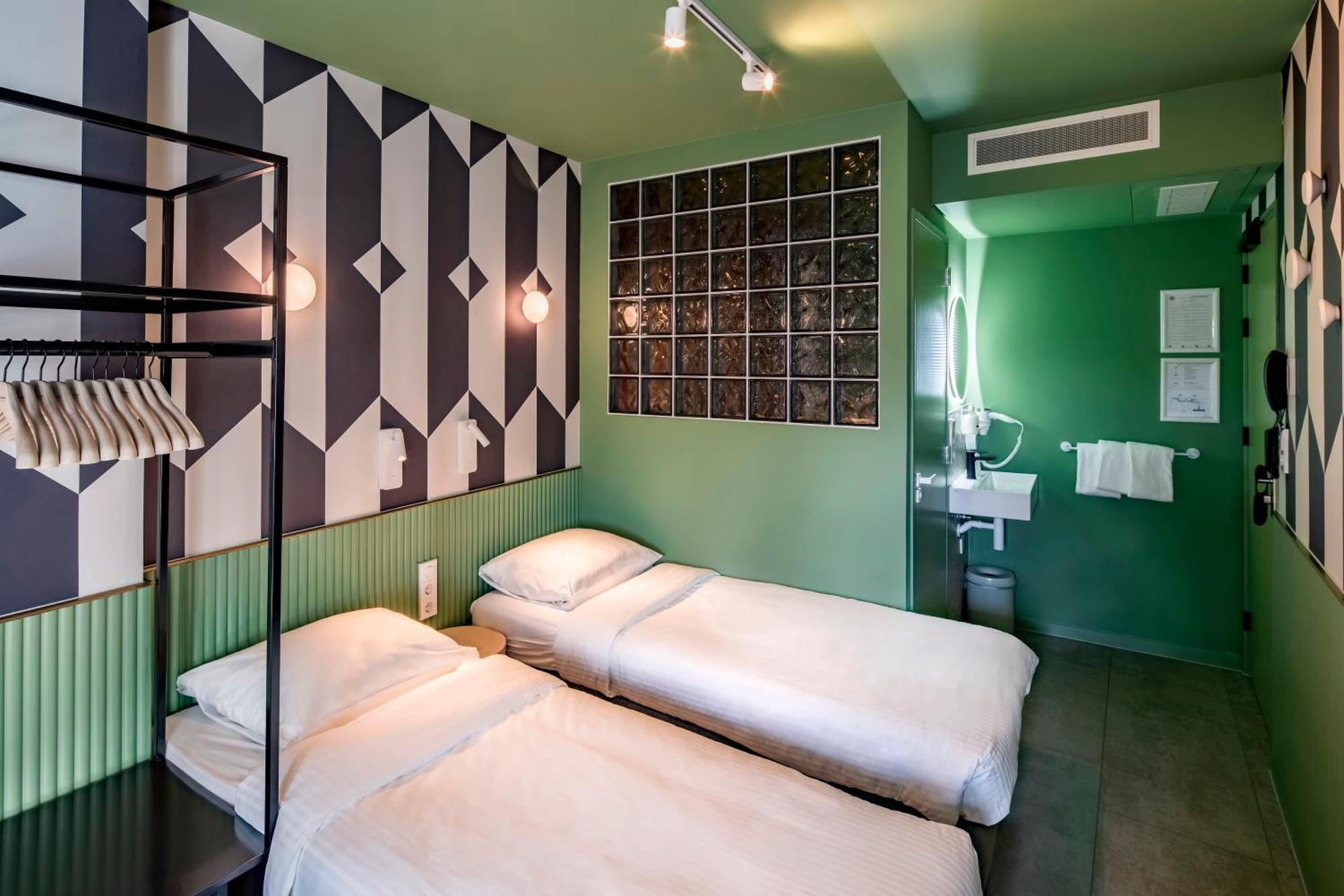 Tourist Inn Hotel Amszterdam Kültér fotó