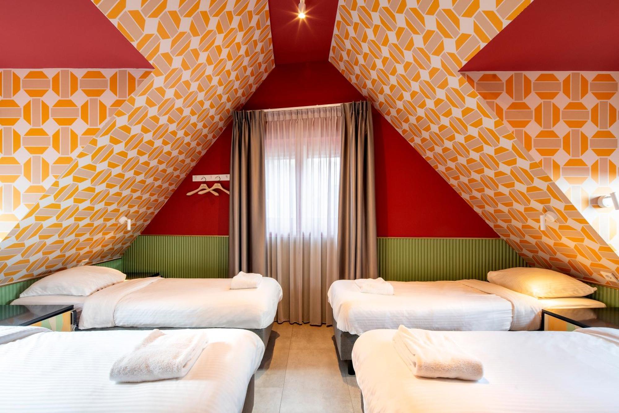 Tourist Inn Hotel Amszterdam Kültér fotó