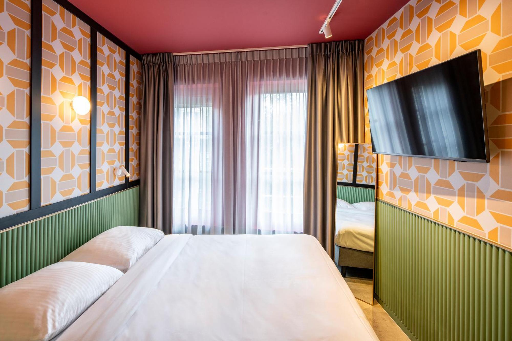 Tourist Inn Hotel Amszterdam Kültér fotó
